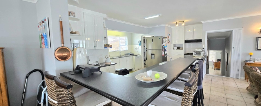 5 Bedroom Property for Sale in Franskraal Western Cape